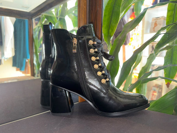 Aquaflex Glow Patent Leather Dress Boots