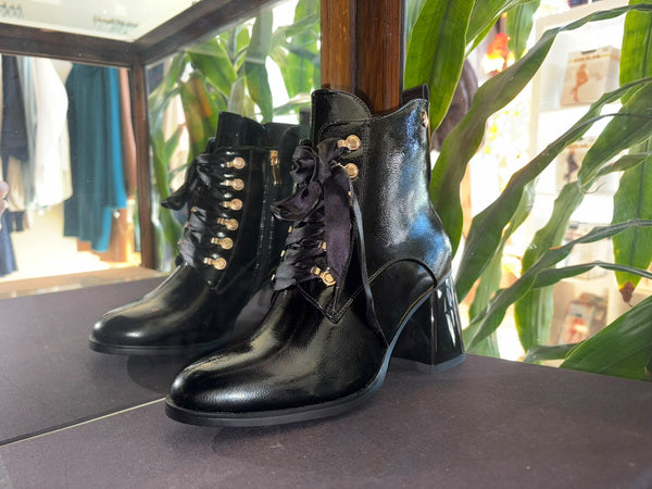 Aquaflex Glow Patent Leather Dress Boots